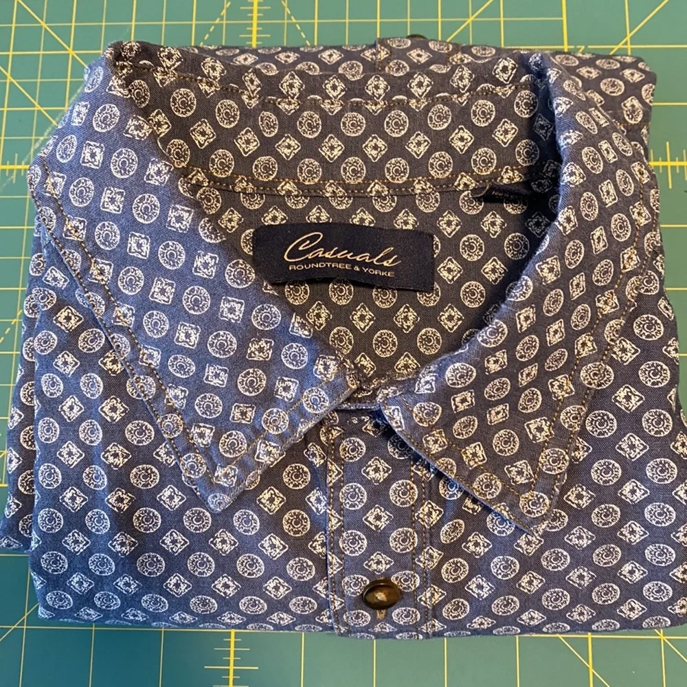 Roundtree & Yorke Casuals men’s shirt sleeve shirt. Size XL